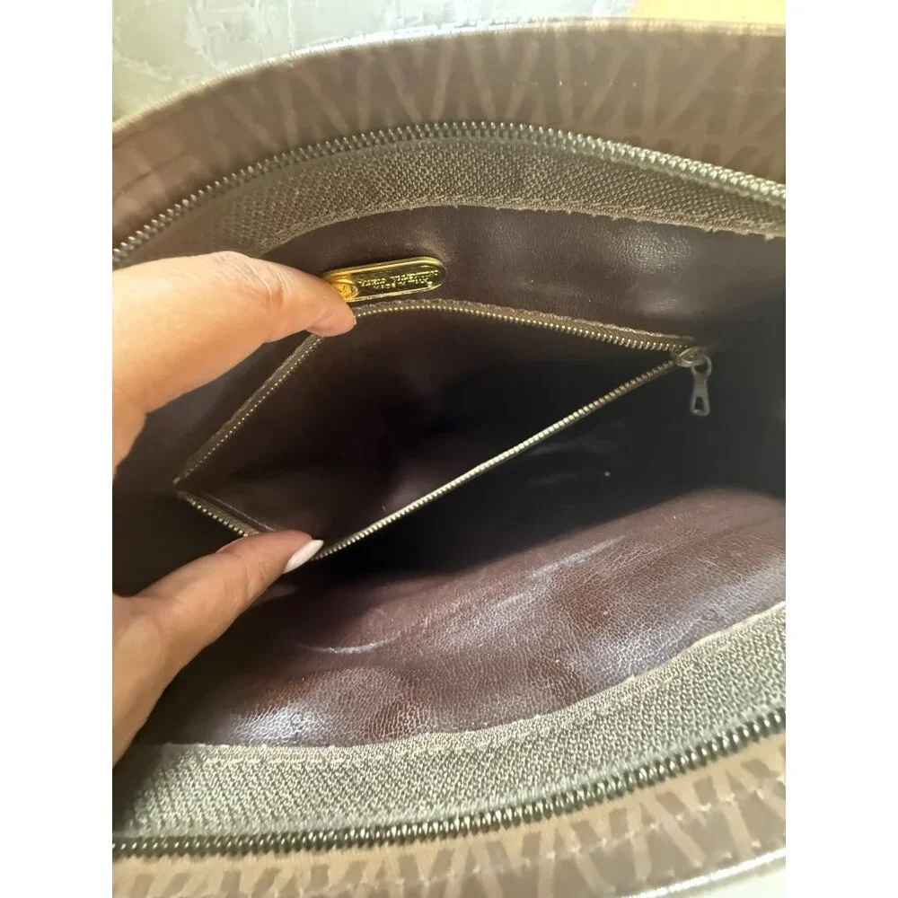 Authentic Valentino Monogram Clutch Bag Brown & Gold Faux Leather Zip Closure 11
